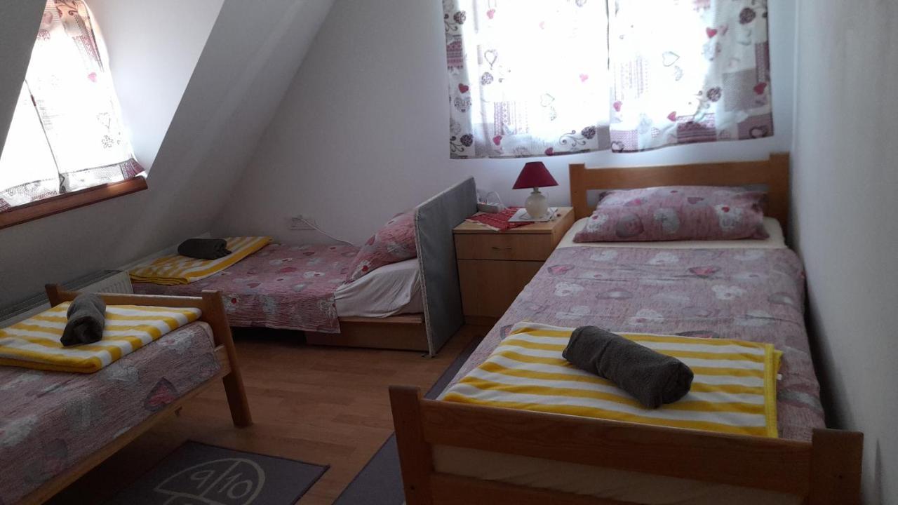 קארלובץ Rooms Ma La מראה חיצוני תמונה